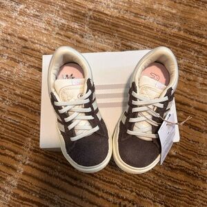 Bad Bunny Campus I
7c
Brown & White
Brand New with Tags